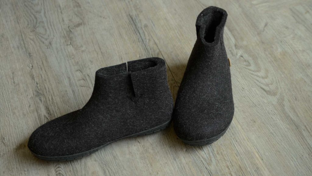 slipper boots with rubber soles