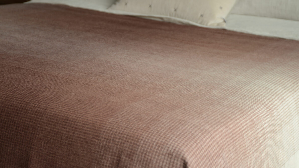 gradient pattern throws rust