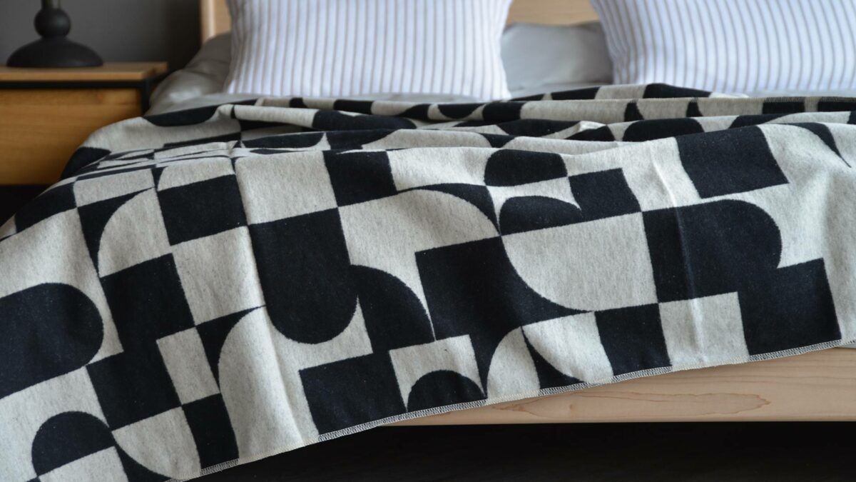 graphic pattern blanket in black and ivory