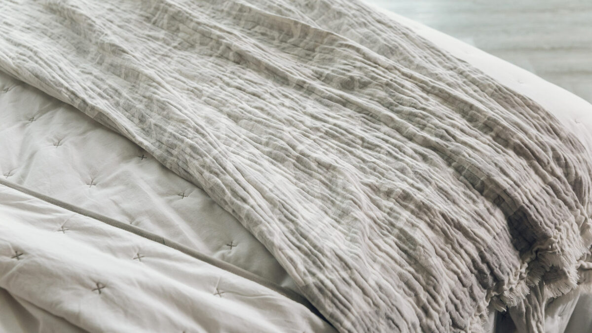 graphic print textured throw in cotton and linen