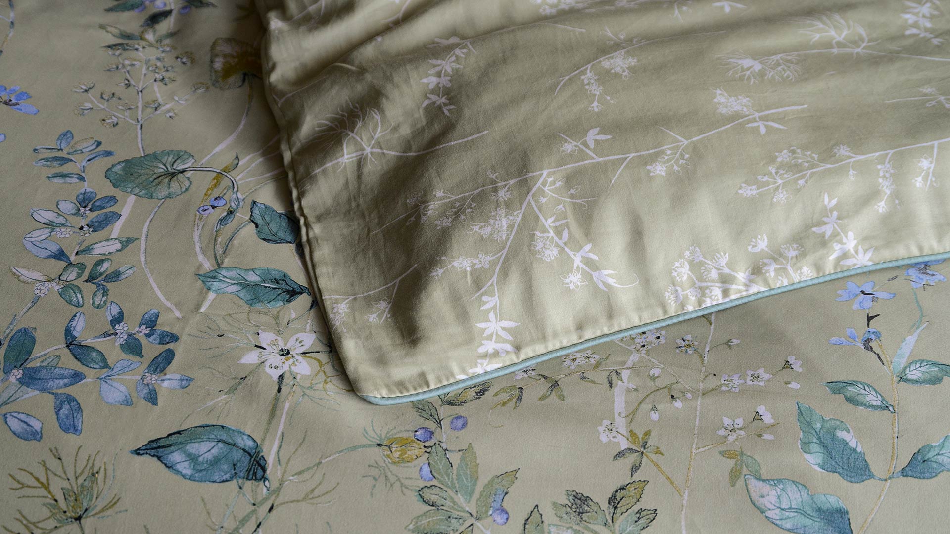 Soft Green Botanical Duvet Set - Natural Bed Company