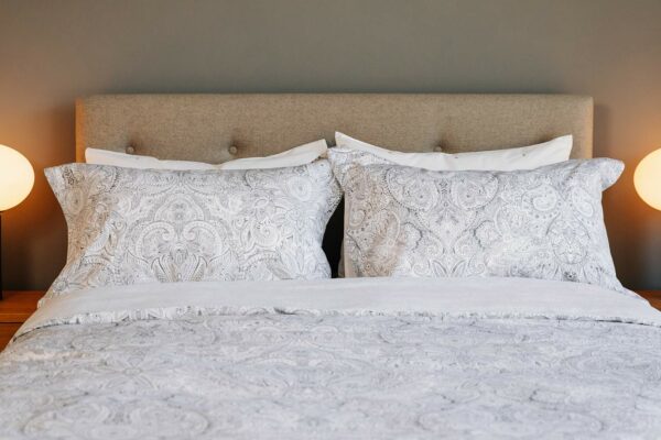 Persia - Reversible Duvet Set in Grey & Ivory