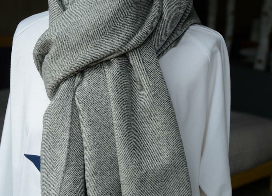 pashmina in grey