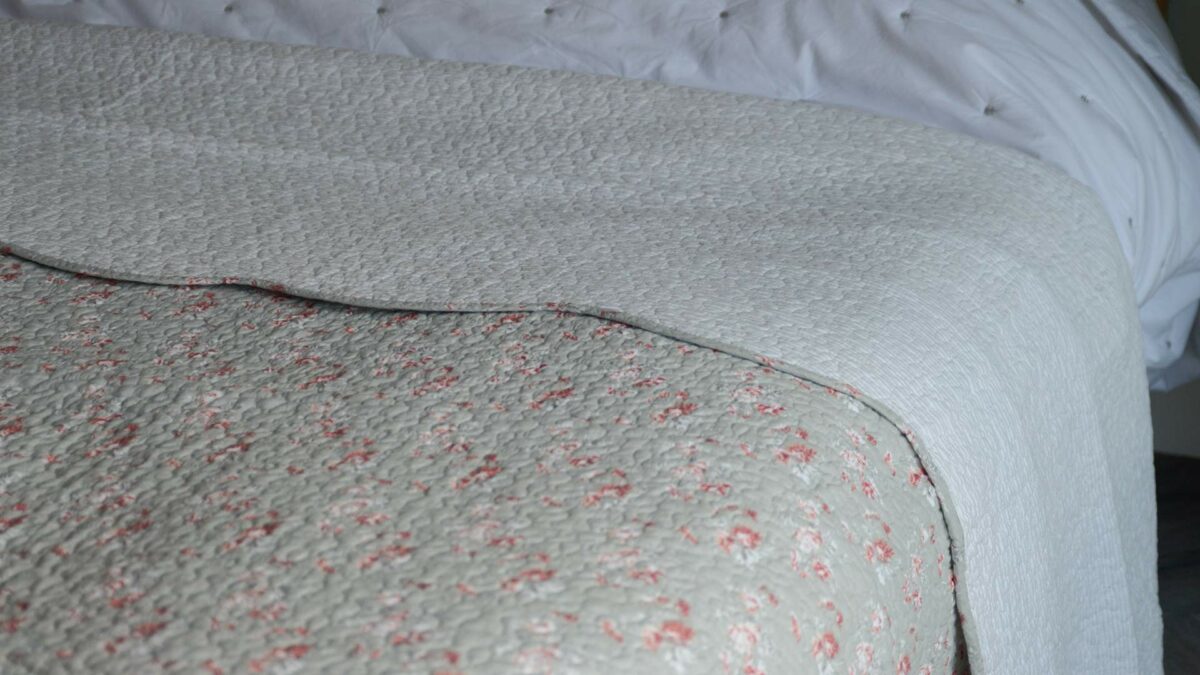 vintage look reversible bedspread