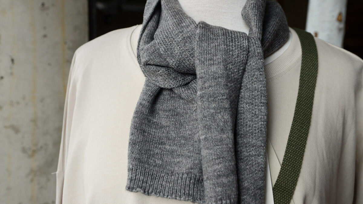 grey knitted scarf 1