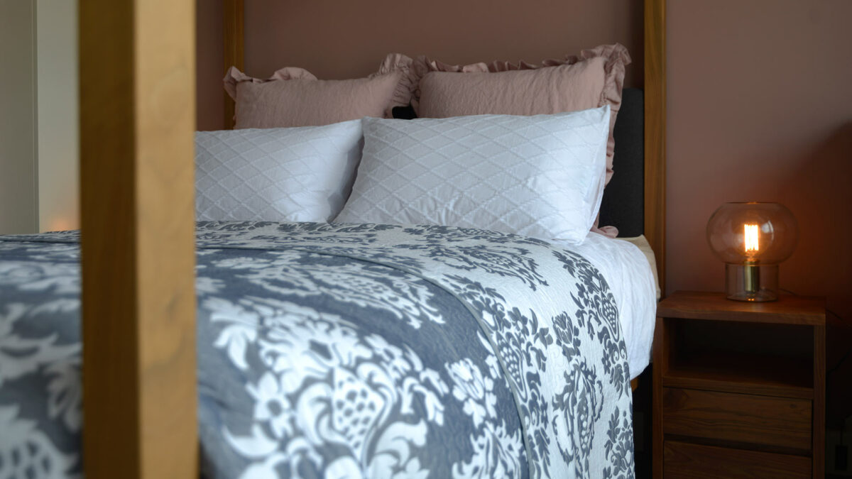 greyblue andivory jacqaurd bedspread reversible