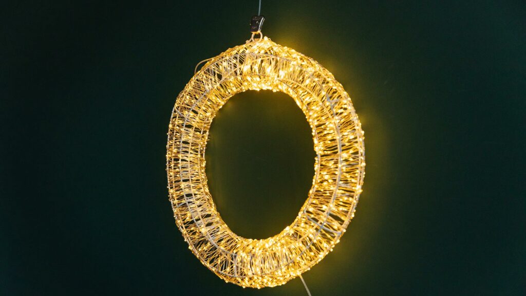 halo luxury light up wreath