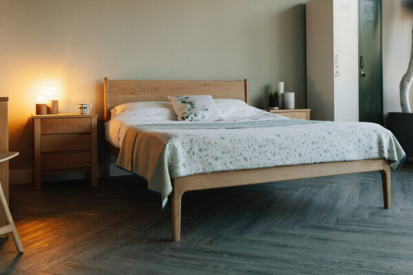 Camden mid-century look bed