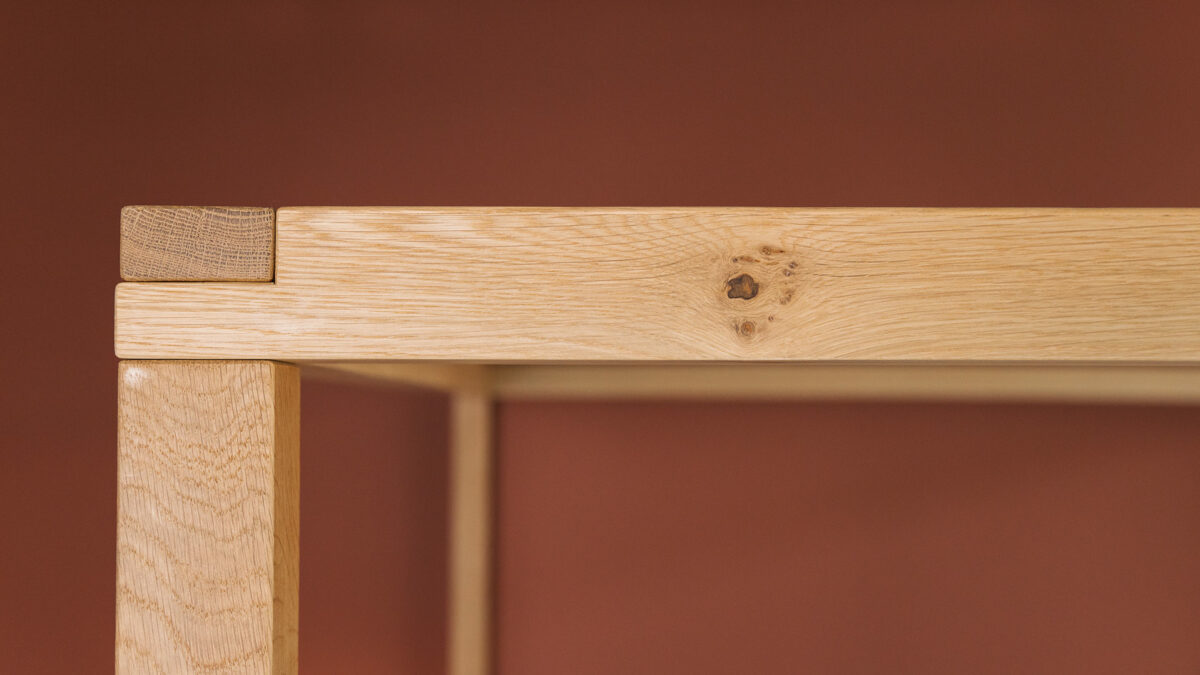 highland 4 poster in oak canopy detail