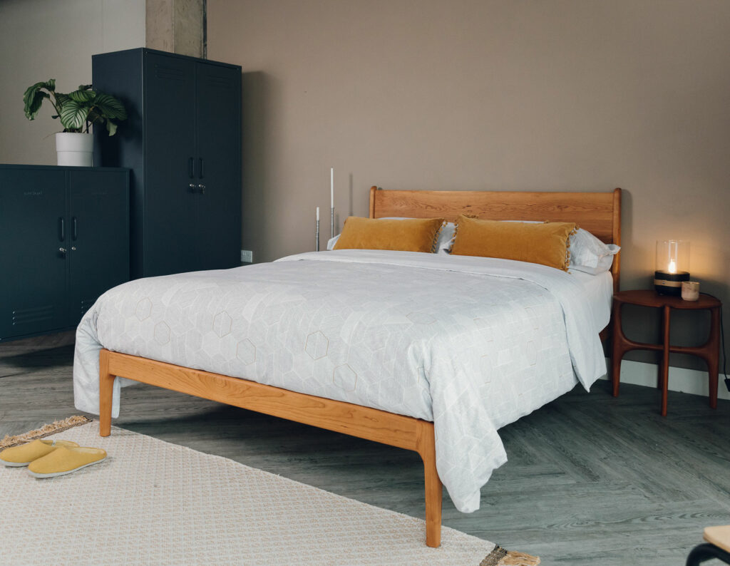 honeycomb print duvet set on cherry camden 1400