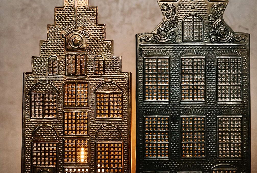 house shape xmas lanterns PIN