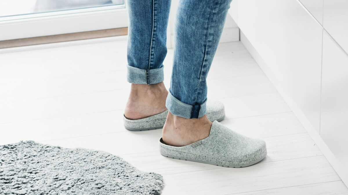 Isabell clog style felt slippers in grey