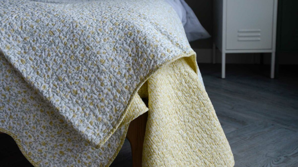 reversible bedspread in yellow and ivory