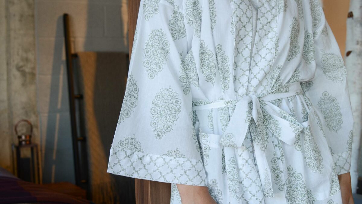 ivory-&-green-block-print-robe-tie-detail