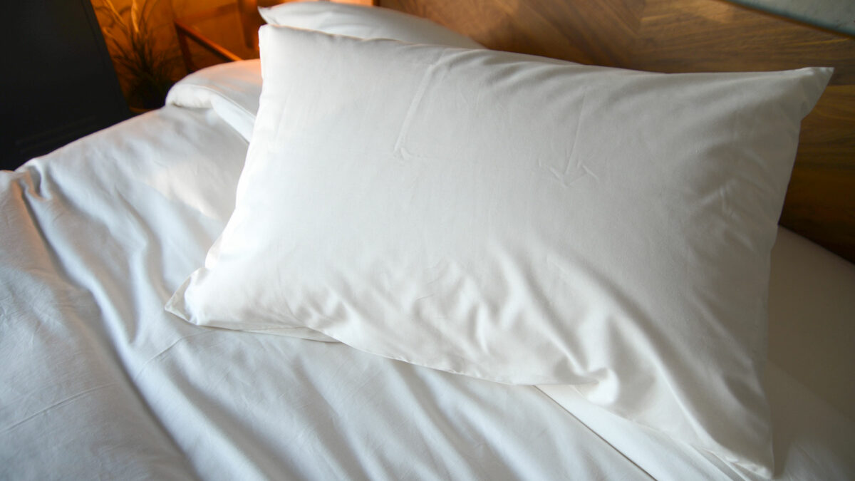 organic cotton duvet covers and pillowcases in ivory white