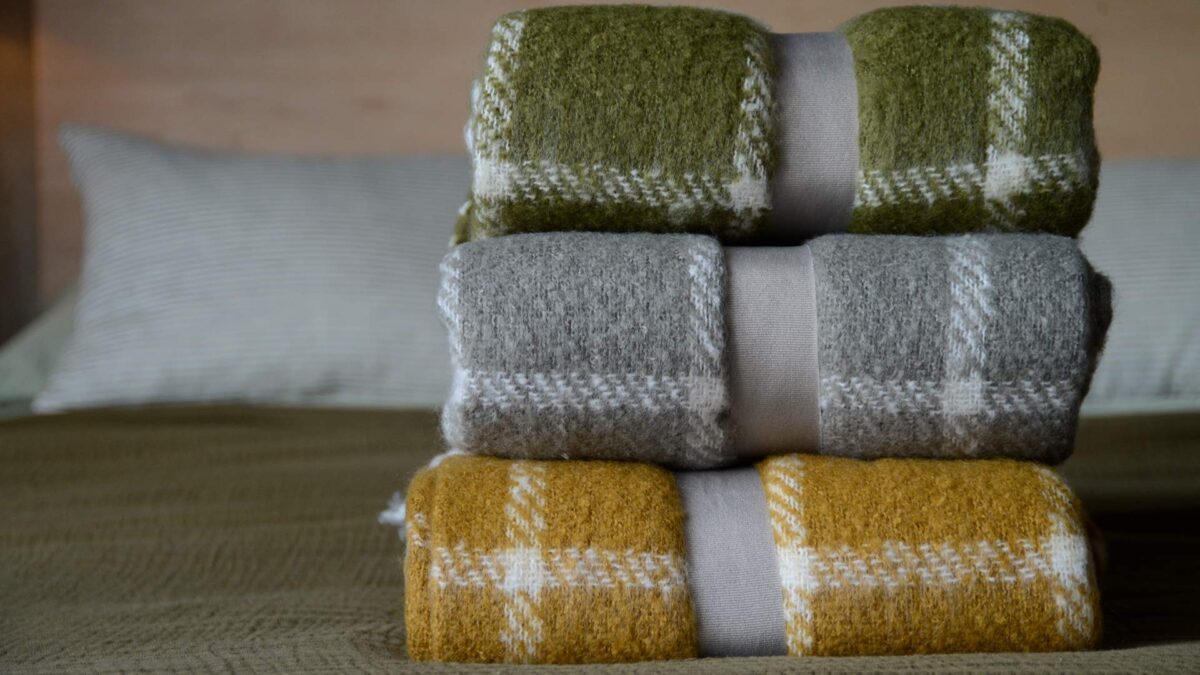 large check pattern throws