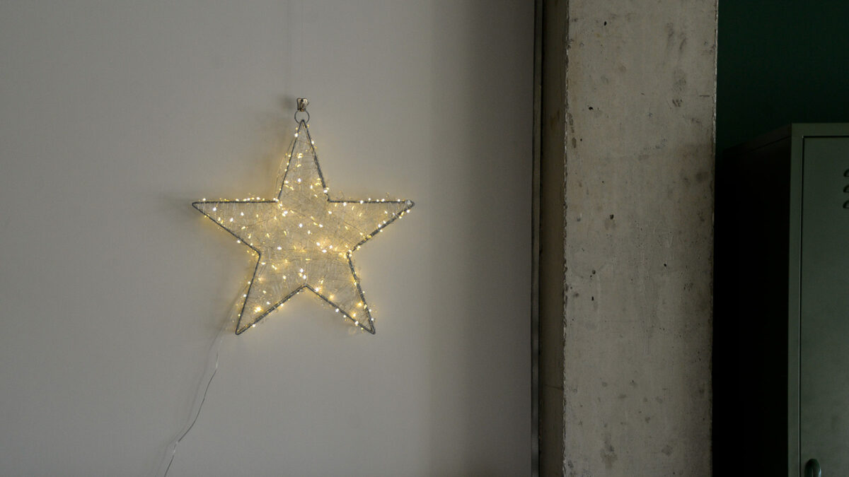 large light up star