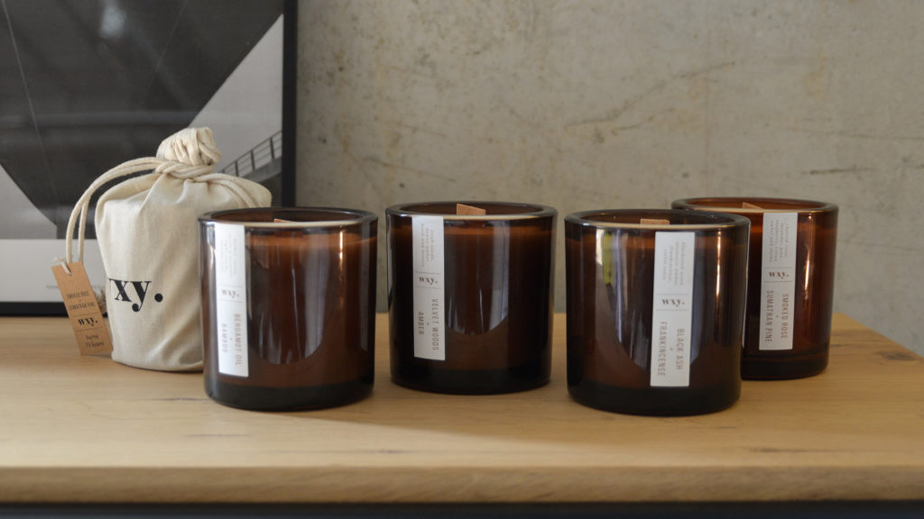 Scented wood wick candles