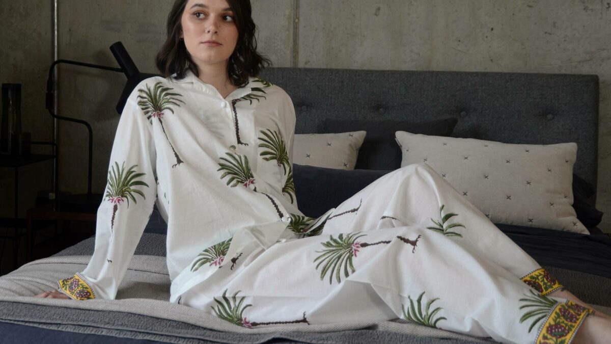 light cotton pyjamas with palm tree print 1920