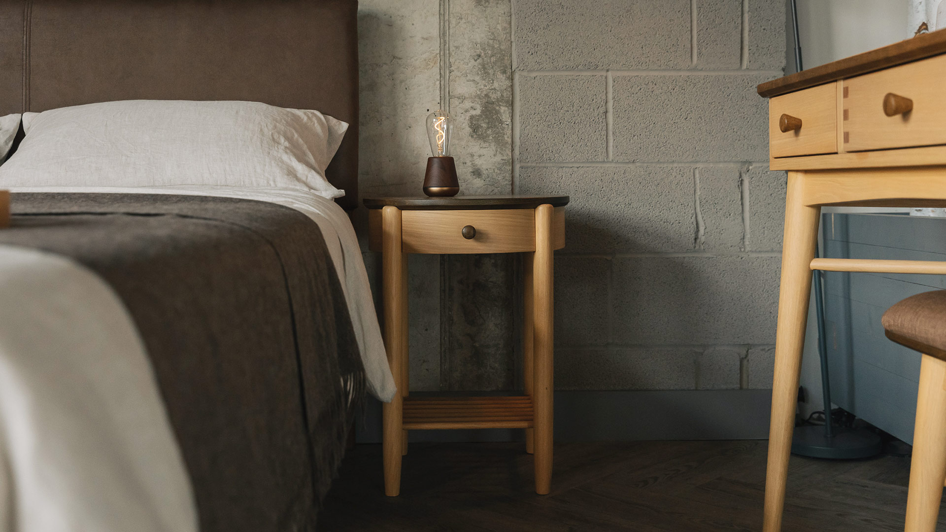 Round night clearance stands bedroom