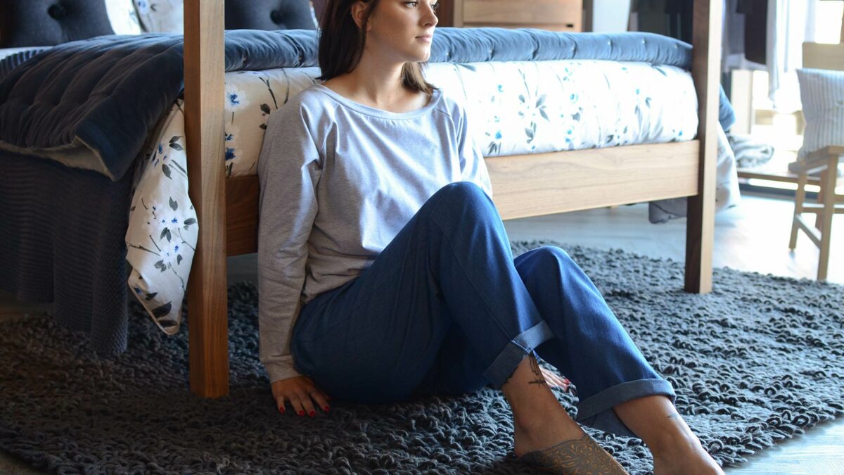 light weight denim trousers2 with grey marl top