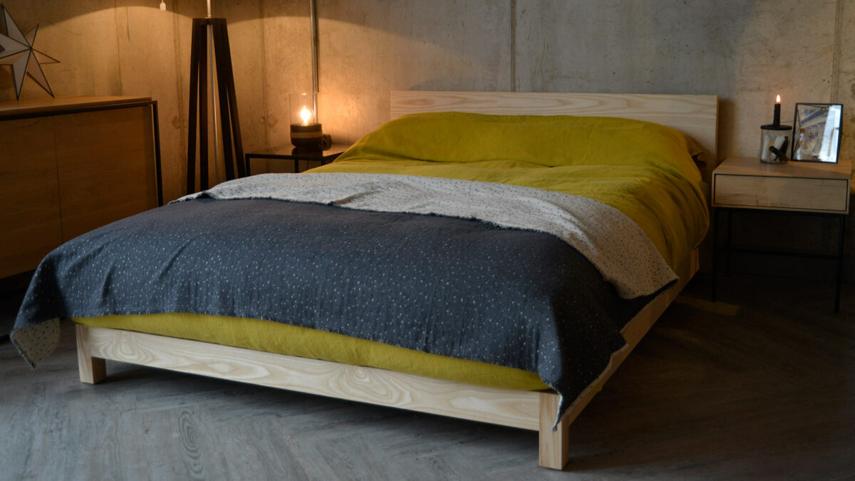 linen mix charcoal and ivory throw with small dots pattern