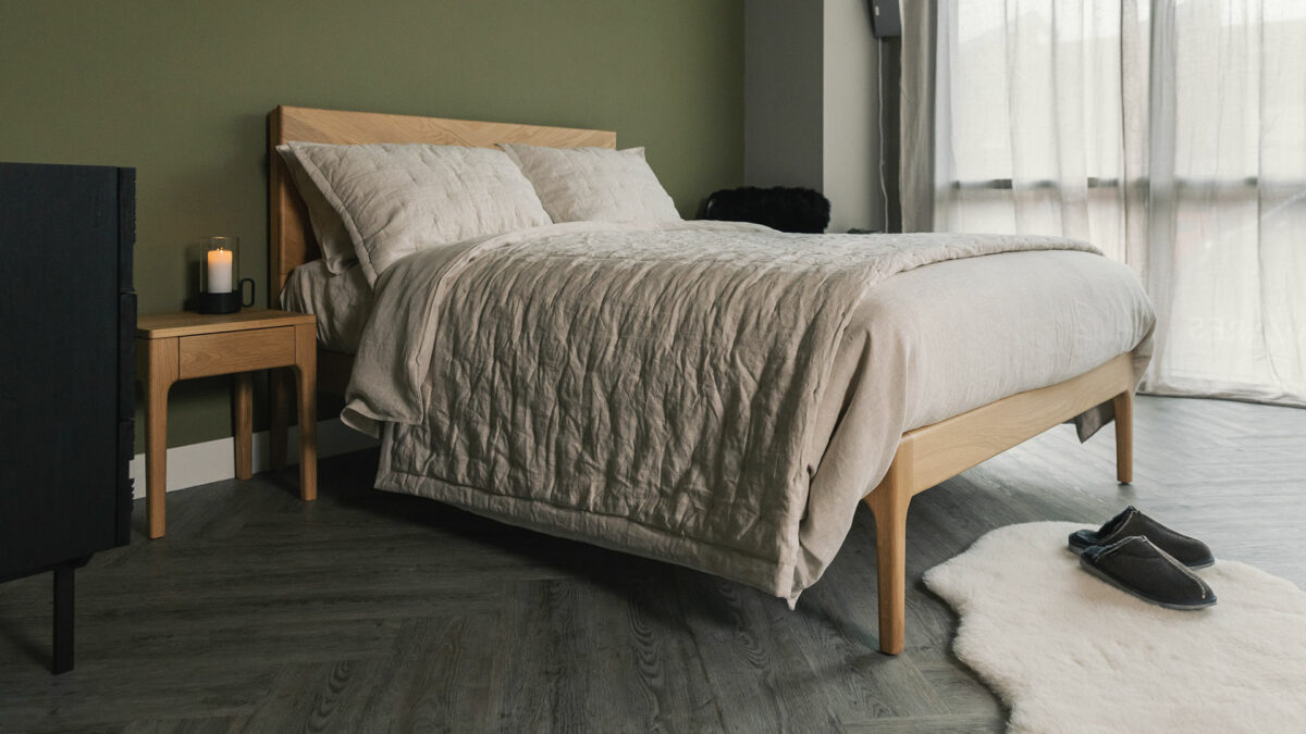 linen quilt set on oak highbury