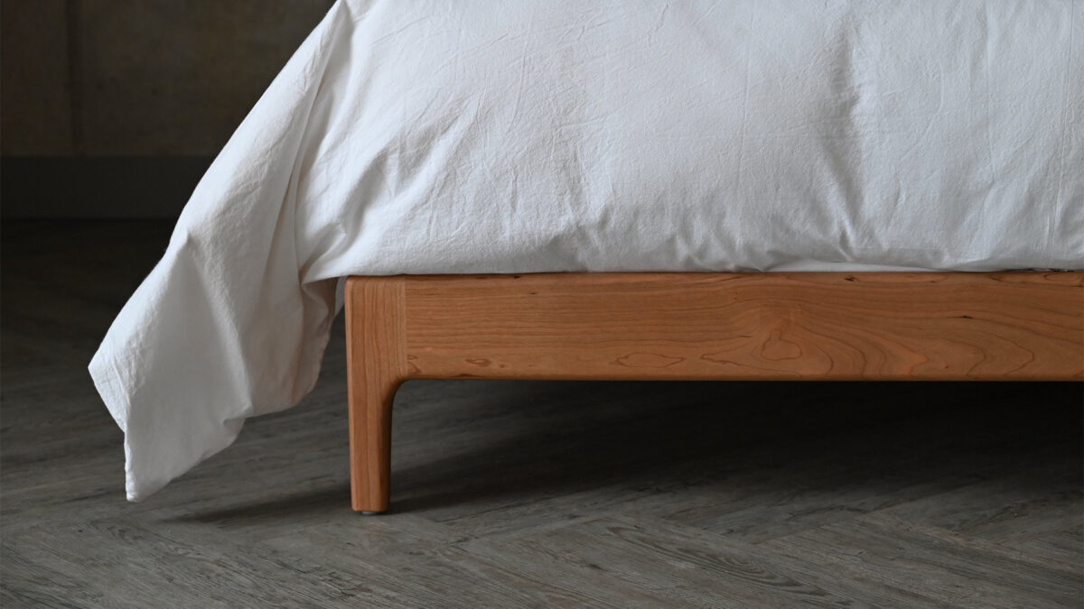 QUICK SHIP Custom Kingsize Cherry Carlisle Bed - Image 4