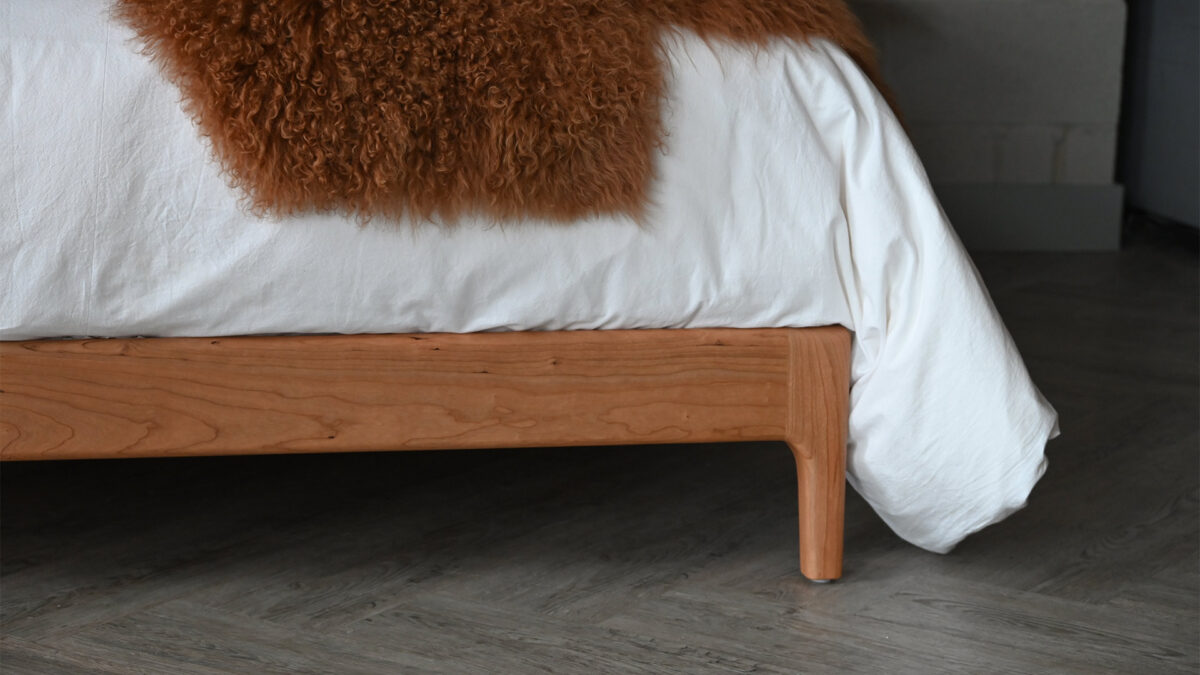 QUICK SHIP Custom Kingsize Cherry Carlisle Bed - Image 3