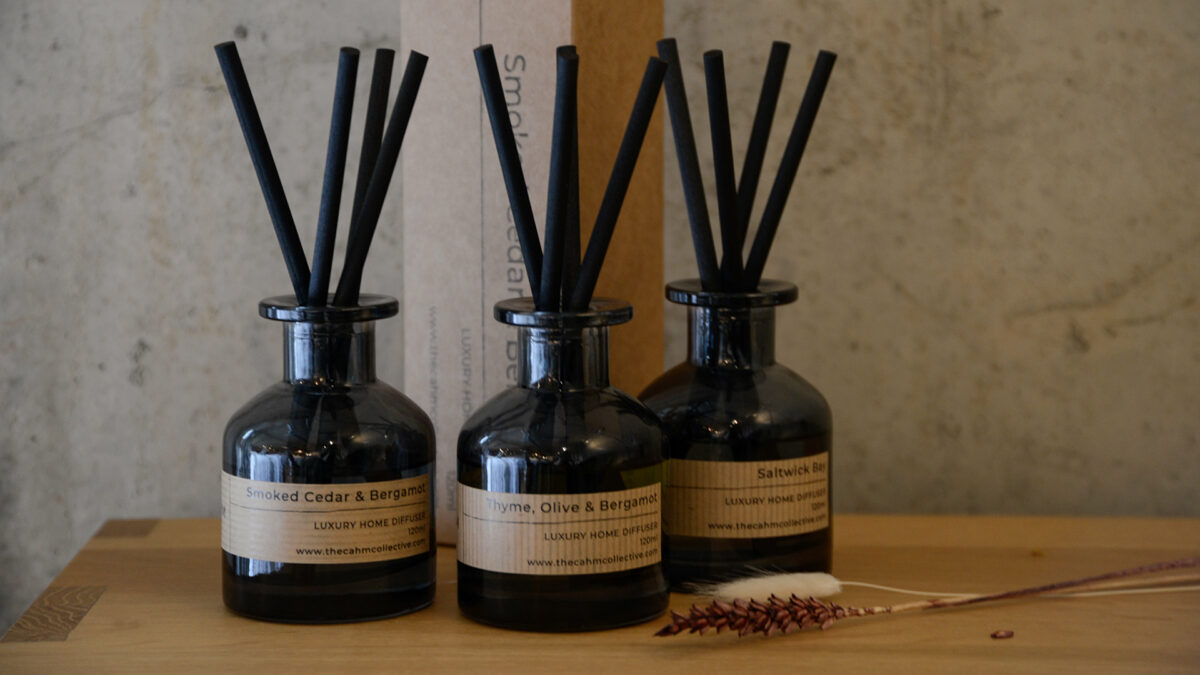 luxury dark and dusky glass room scent diffusers with chunky reeds