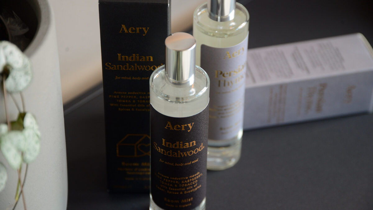 Aery room scent sprays in 2 scents