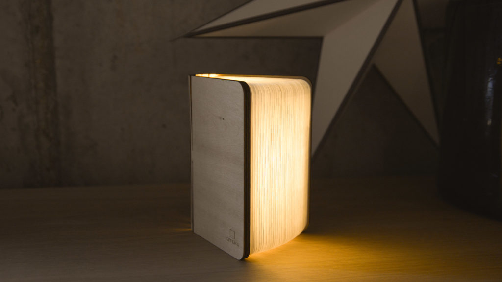 maple-book-light-part-open