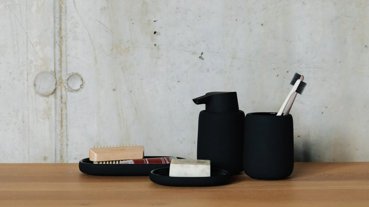 matte black bathroom accessories