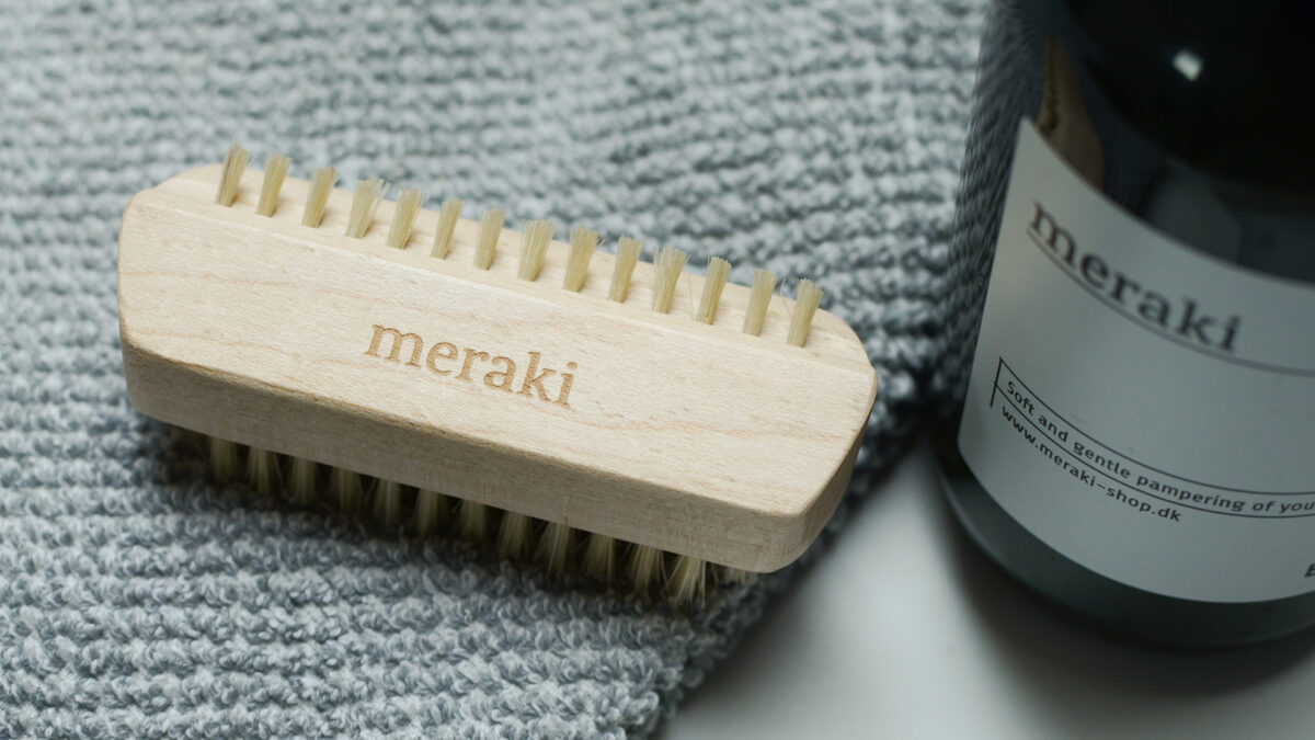 meraki nail brush