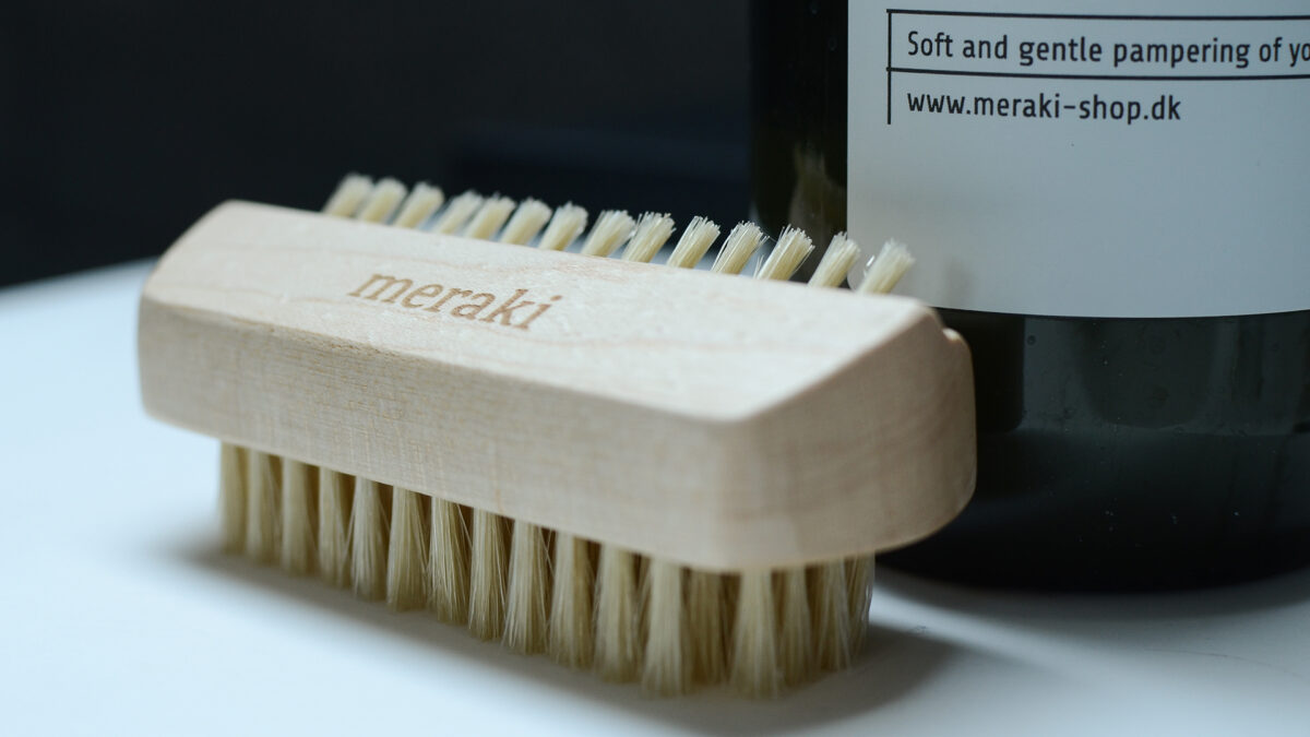 meraki nail brush