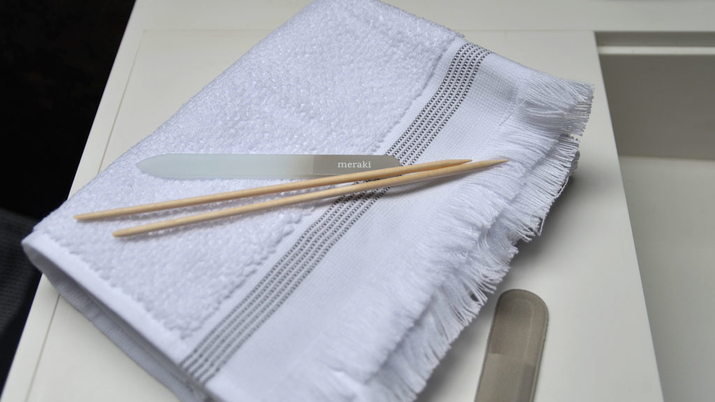 luxury organic cotton towels with nail file and cuticle sticks