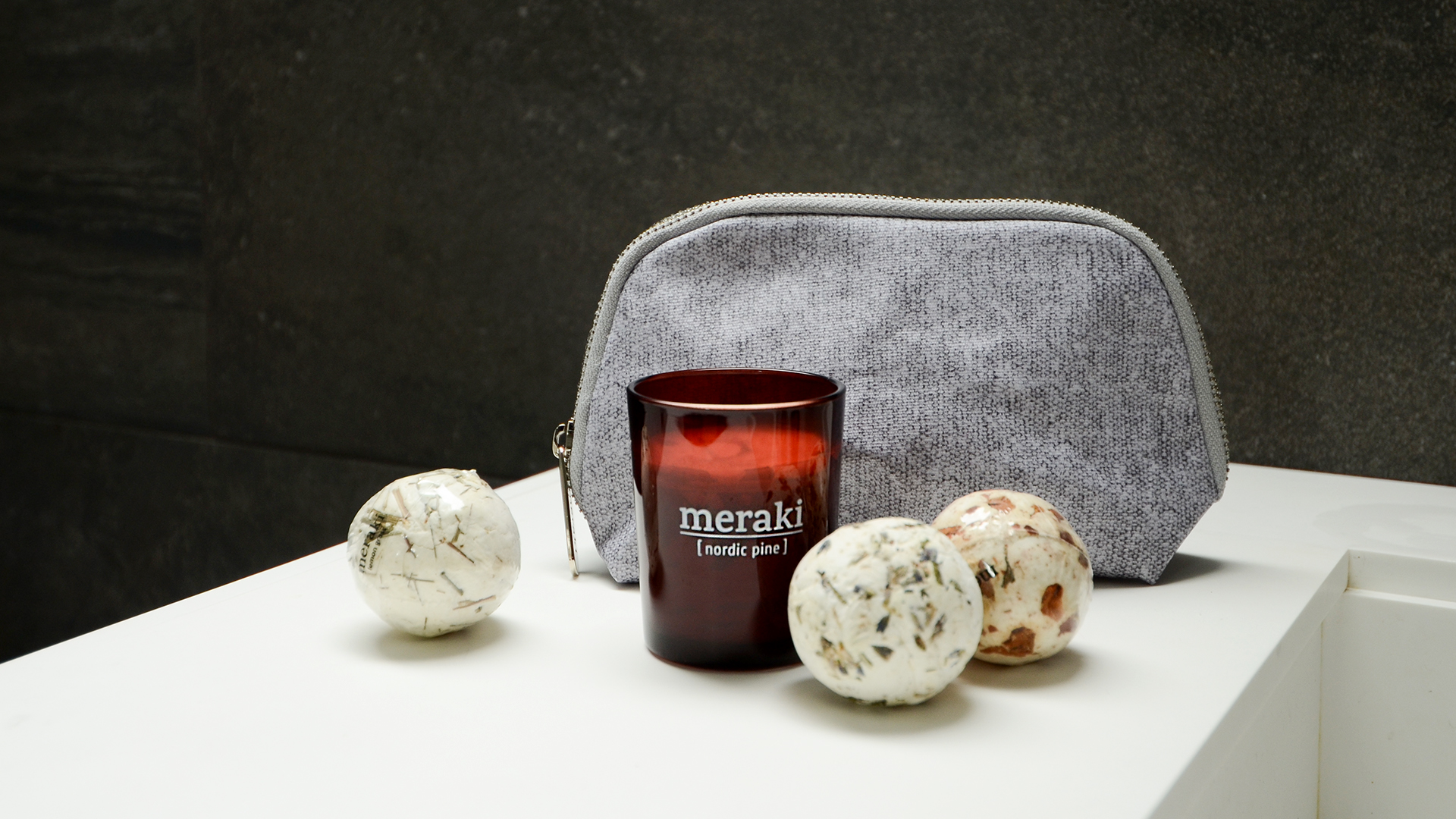 meraki washbag, small candle, 3 bath melts