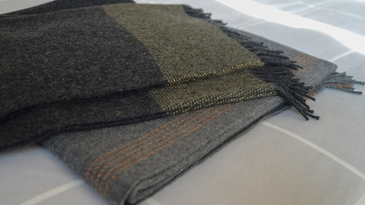 merino-and-cashmere-blankets