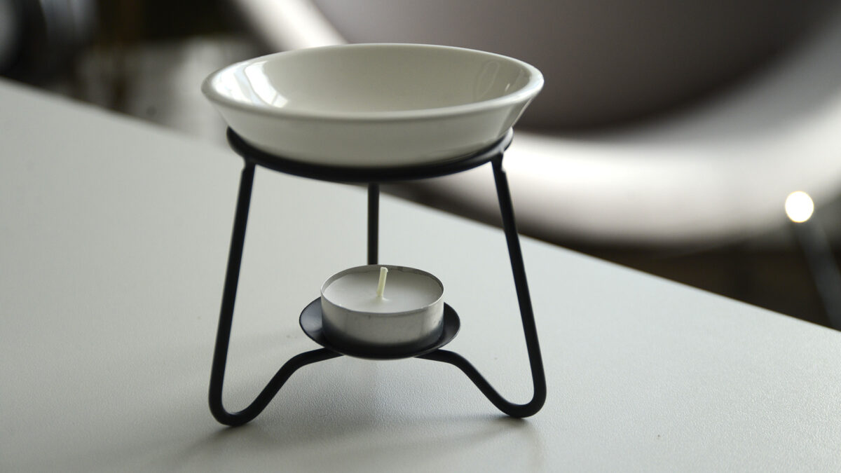 metal and ceramic wax burner