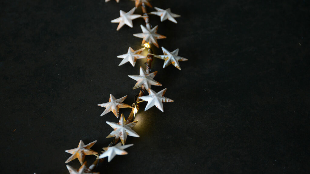 metal star wreath detail