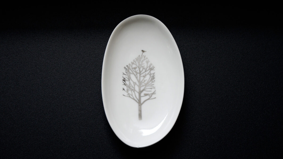 micro dish with tree motif
