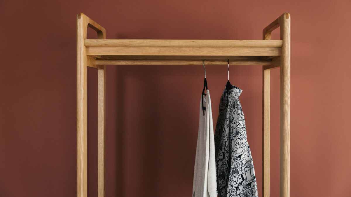 mid centruy style rail upper shelf