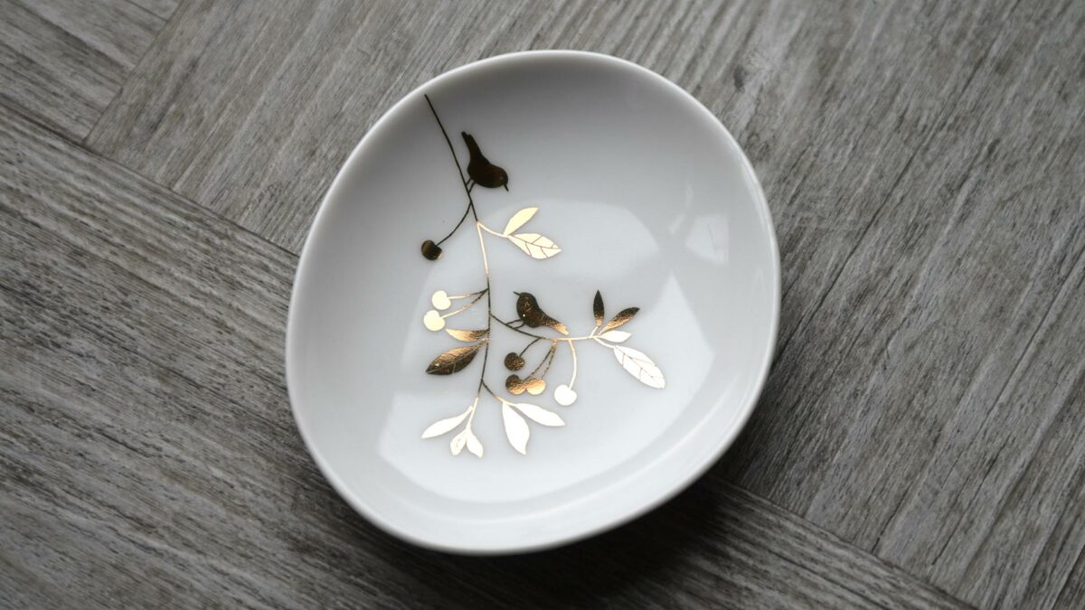 middle size small dish with bird motif