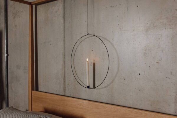 modern battery powered candle ring with canterbury bed