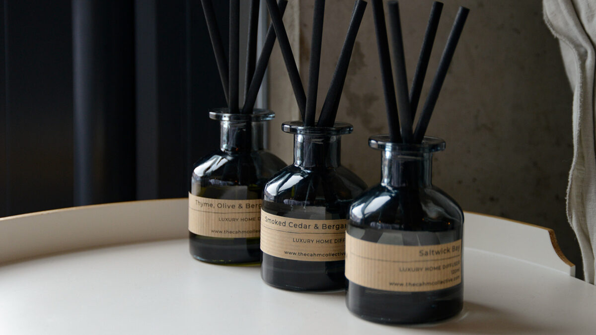 luxury dark and dusky glass room scent diffusers with chunky reeds