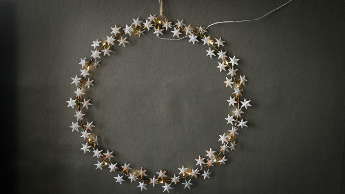 modern white star wreath