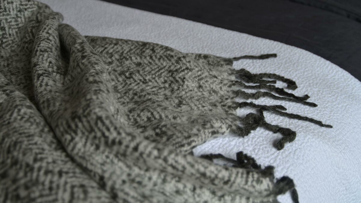 Mohair look, soft throw wuth herringbone pattern