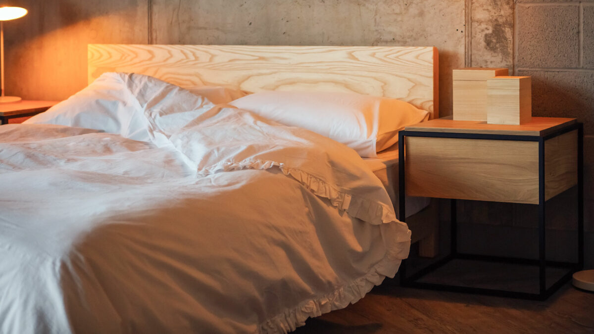 monolit bedisde table white ruffle linen bedding
