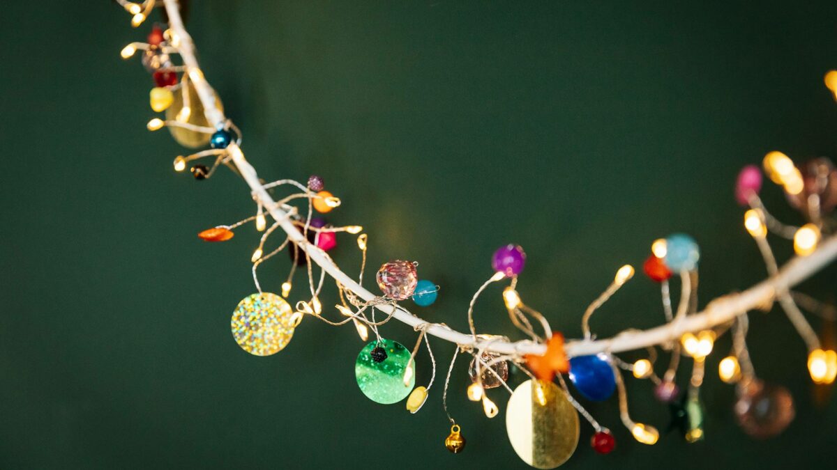 multi colour light up wreath detail