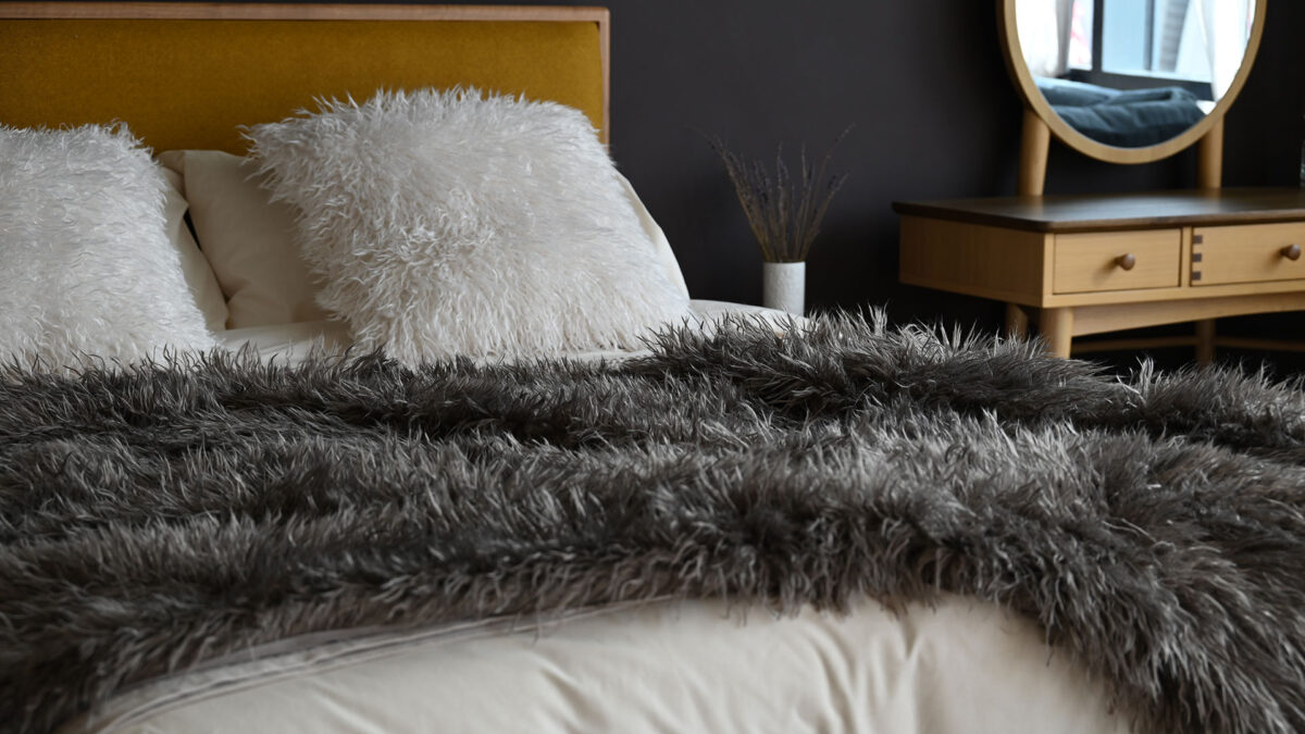 Deep Pile Faux Fur Throws - 3 Colours - Image 2
